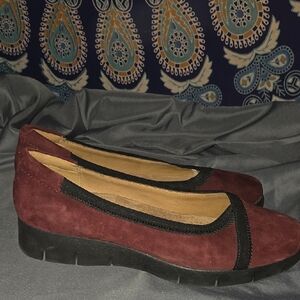 Clarks Artisan Maroon/black  9 Wide